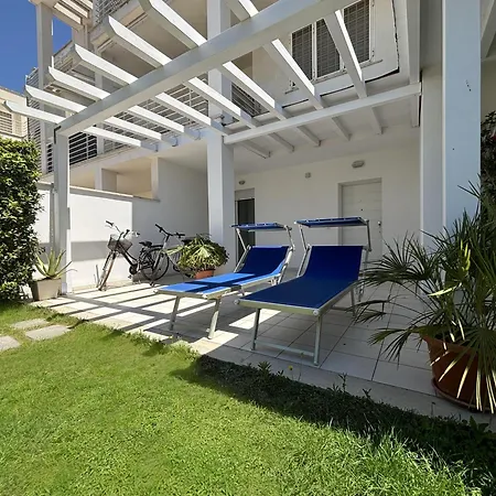 Casa Clori, Quiete Immersa Nel Verde! Vakantiehuis Fregenae